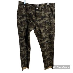 Dear John Camo Comfort Skinny